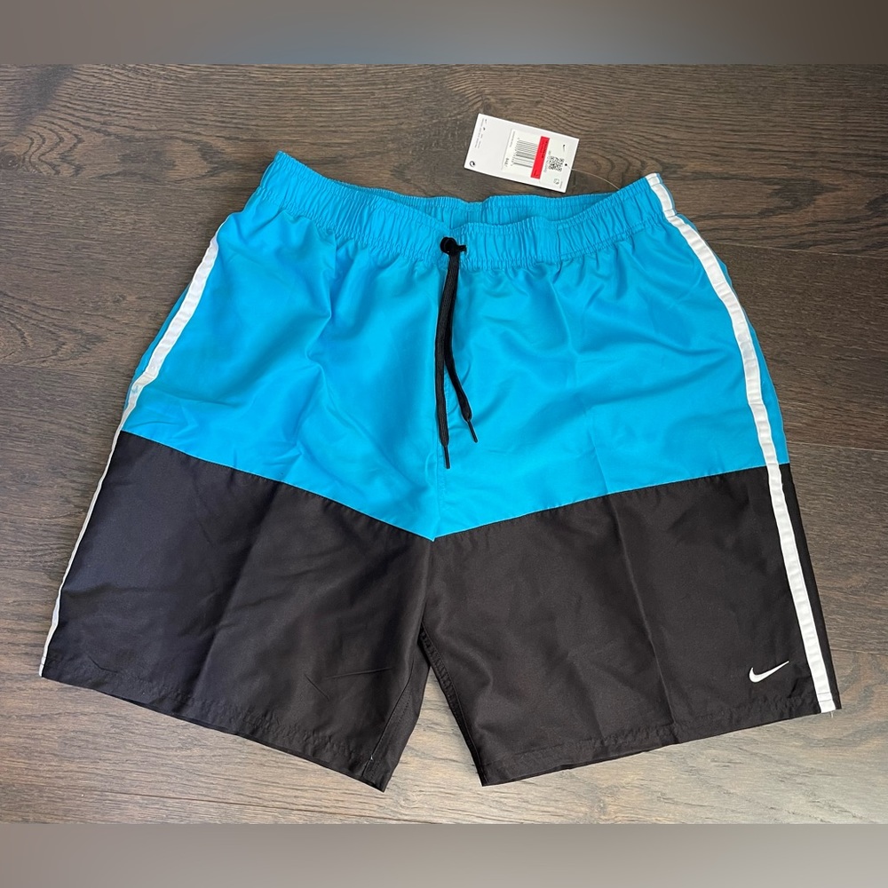Nike Men's 9" Swim Volley Shorts NESSA568-480 - Size L - NWT.